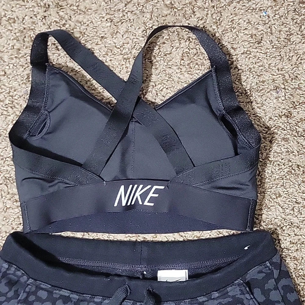Set of Nike Women's Sz S - Picture 7 of 14